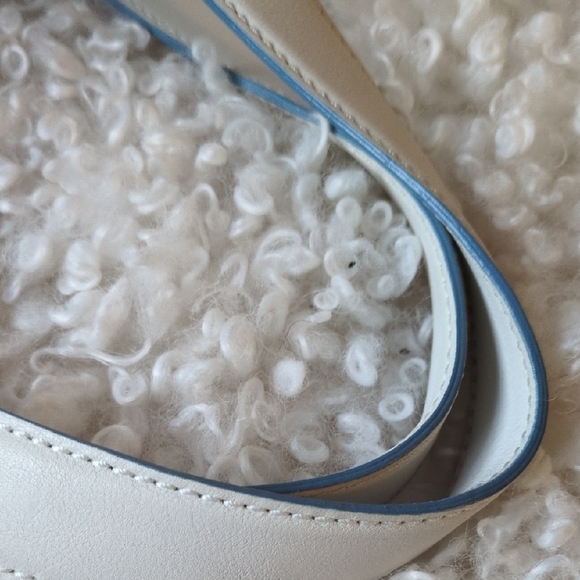 Tod's Shoulder Bag - Picture 6 of 16